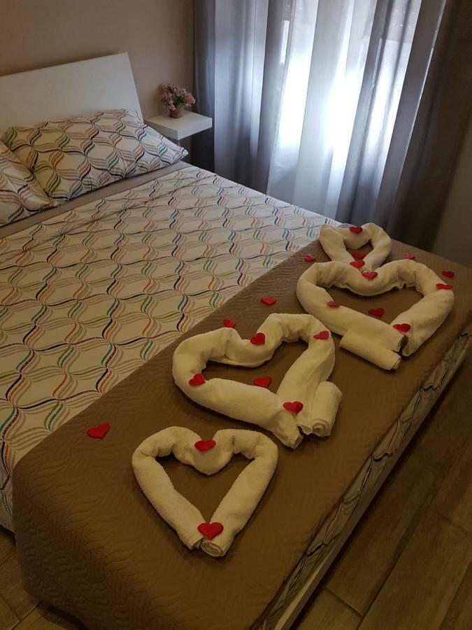 B&B A Maronn Ro'Carmin Napoli Bagian luar foto