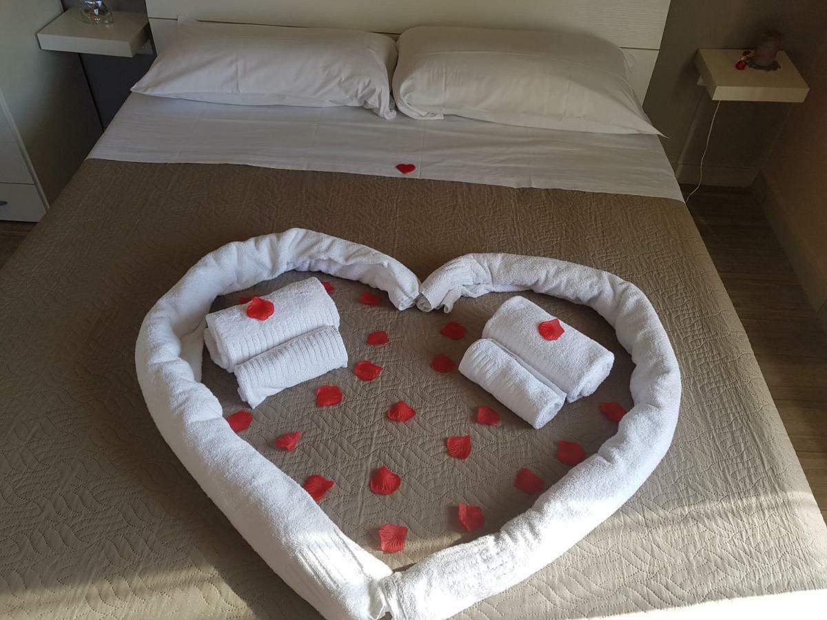 B&B A Maronn Ro'Carmin Napoli Bagian luar foto