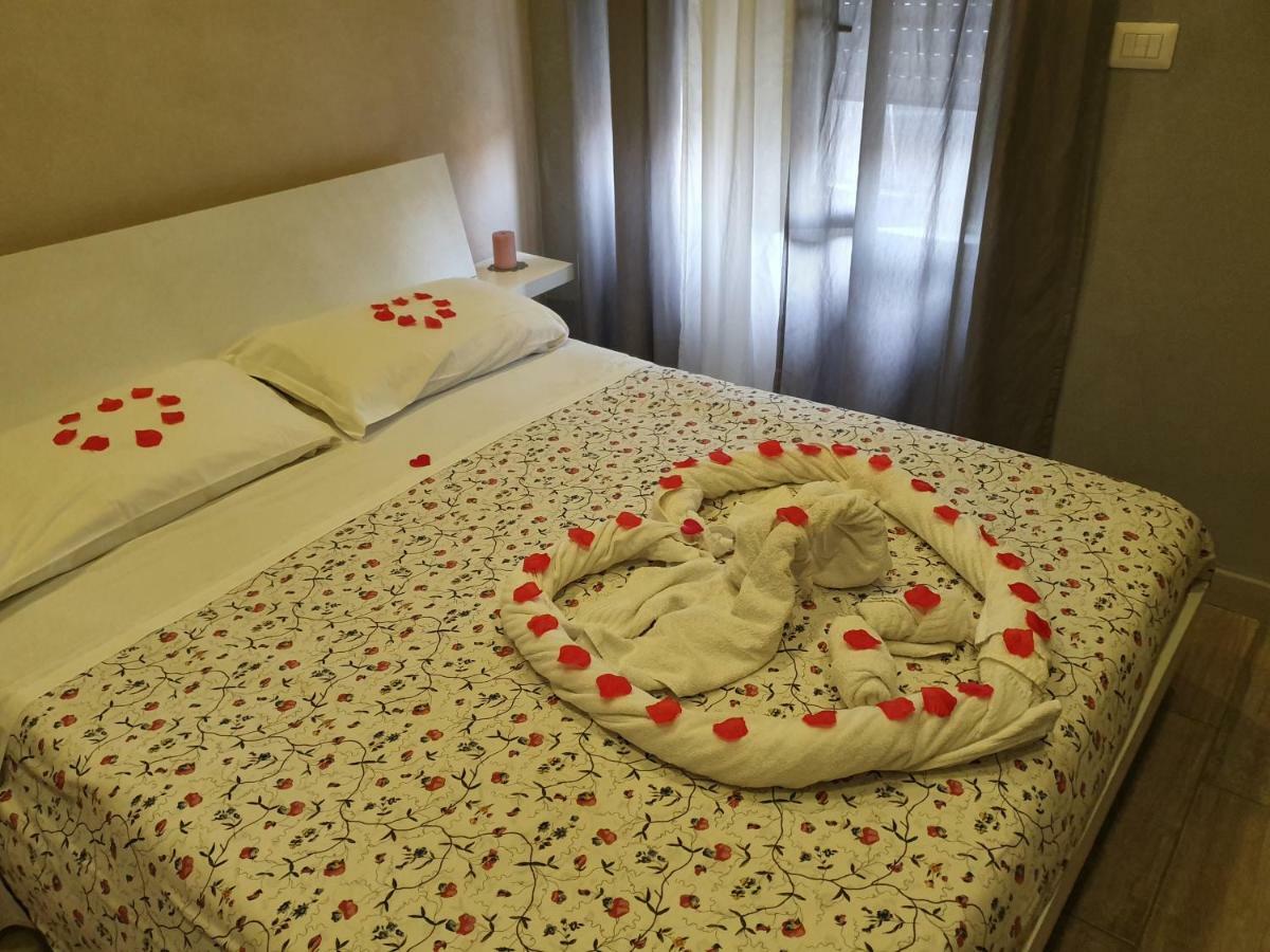 B&B A Maronn Ro'Carmin Napoli Bagian luar foto