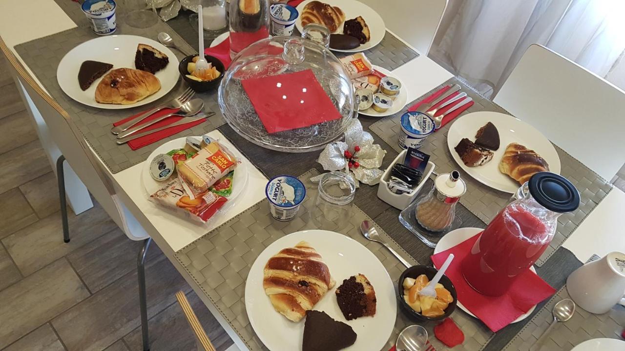 B&B A Maronn Ro'Carmin Napoli Bagian luar foto